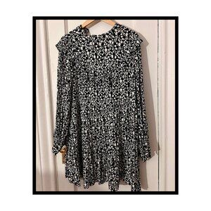 Eloquii Size 14 Black/White High Collar Long Sleeve Mini Dress